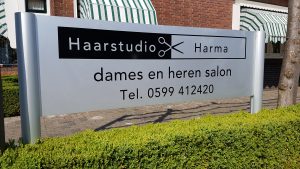 Reclamebord HaarstudioHarma kapsalon